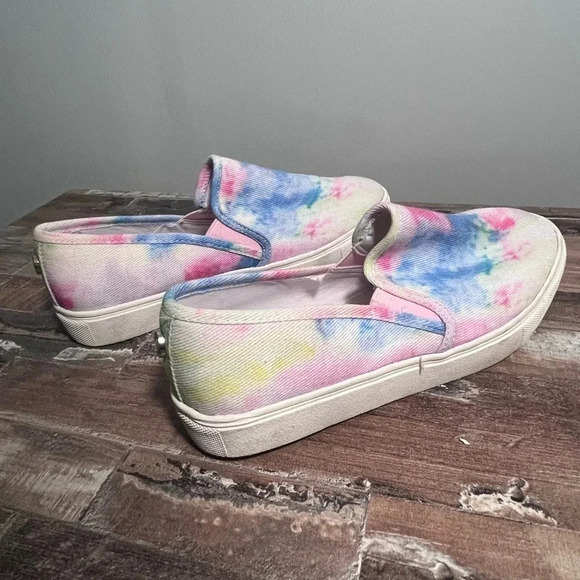 NWOT Steve Madden Tye Dye Women Slip on Sneaker Size 5 - Picture 1 of 5